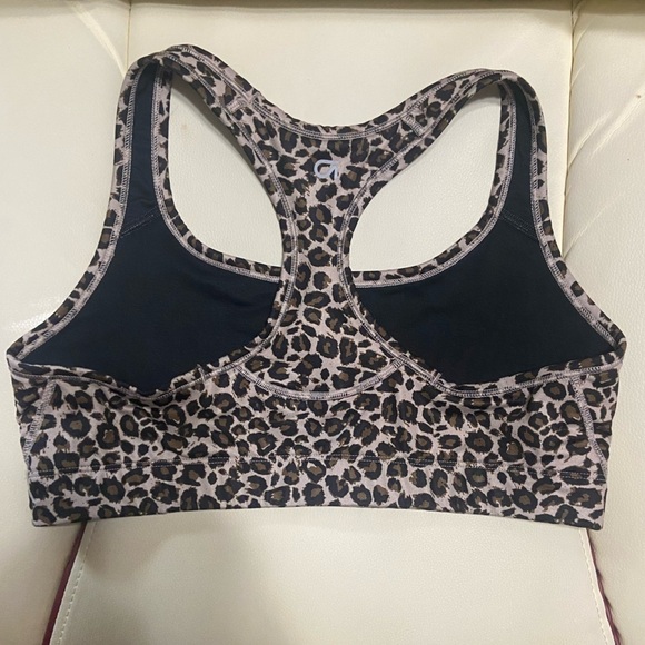 GAP EUC animal print medium impact sports bra size M w/ key pocket - Picture 2 of 5